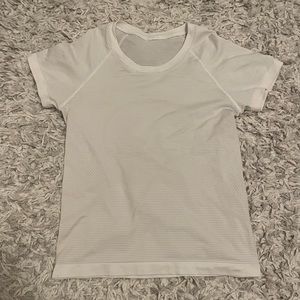 Lululemon swiftly tech short-sleeve shirt 2.0 (race length)